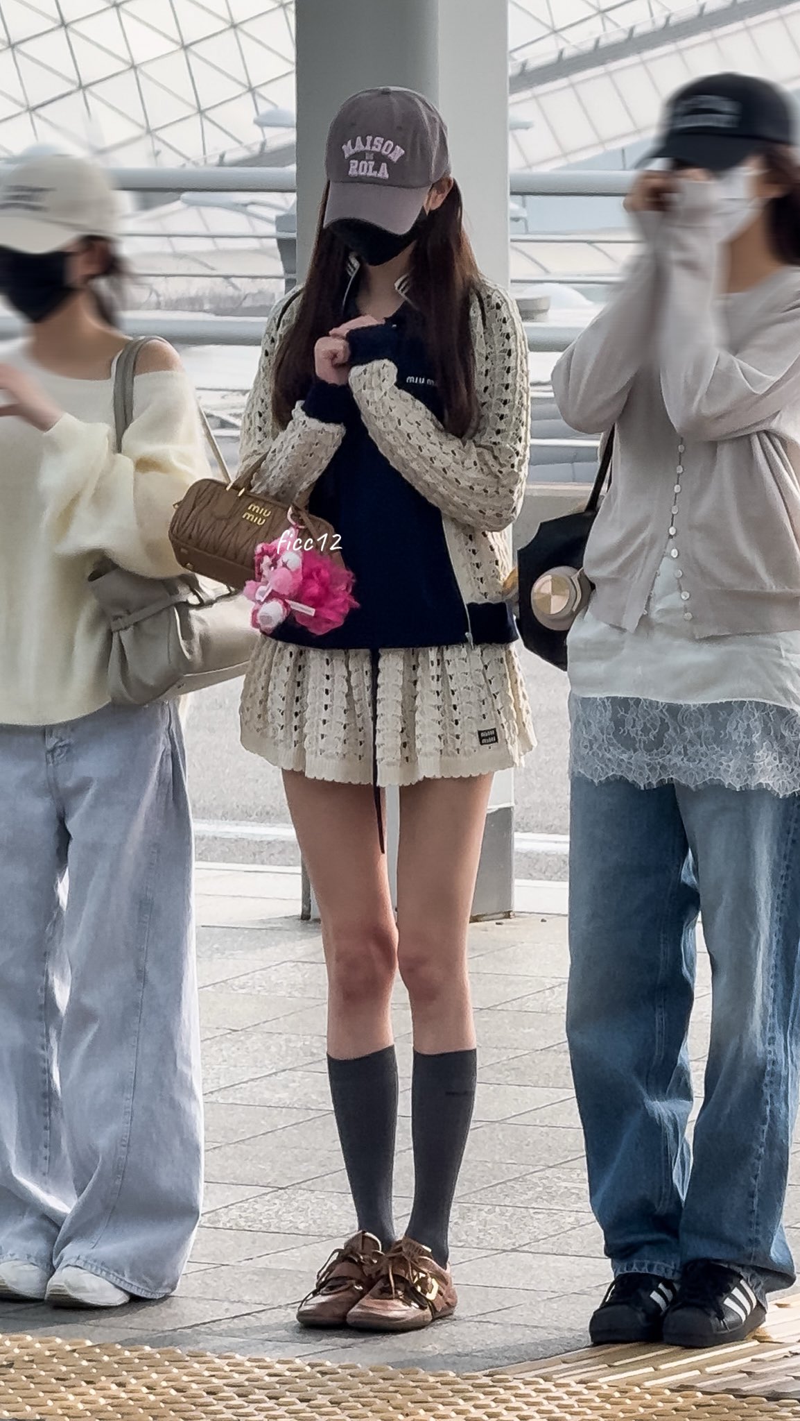[잡담] 오늘자 공항 장원영 폰카짤 | 인스티즈