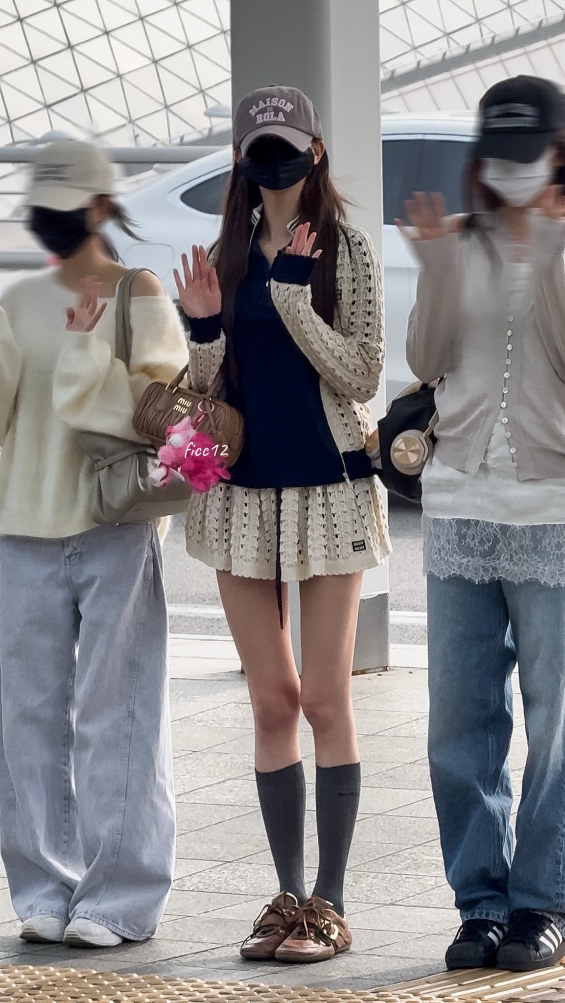 [잡담] 오늘자 공항 장원영 폰카짤 | 인스티즈