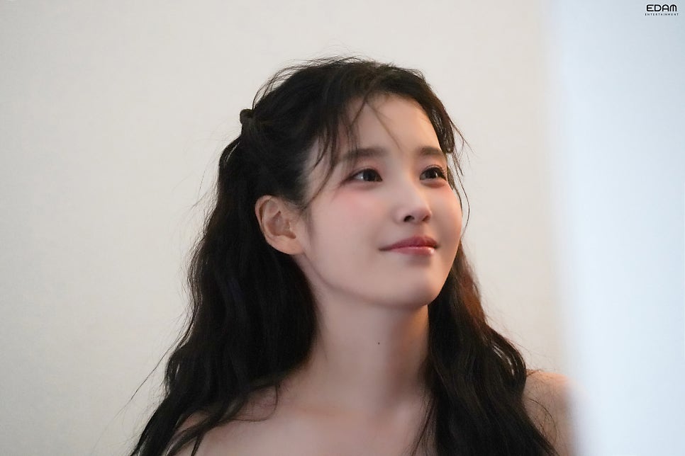 [잡담] 아이유 이사진 너무 이쁘다ㅠㅠㅠㅠㅠㅠㅠ | 인스티즈