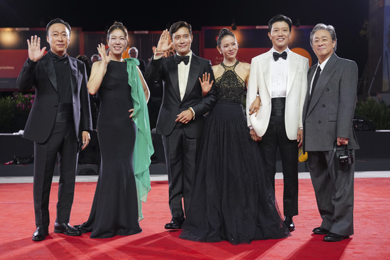 [잡담] 요즘 염혜란 해외에서도 반응 오나봐 | 인스티즈