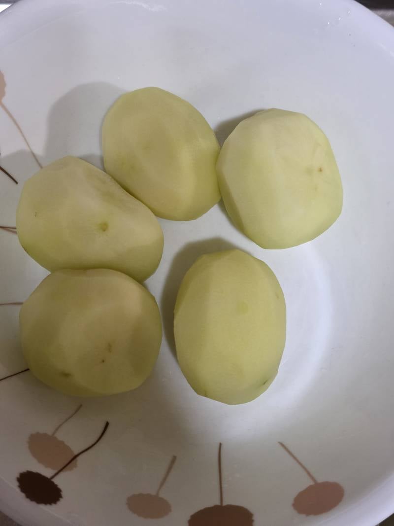[잡담] 감자가 묘하게 초록색인데 먹어도되려나? | 인스티즈