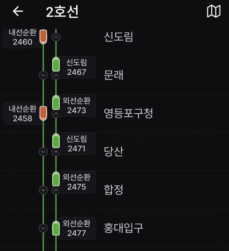 [잡담] 2호선 지하철들 붙어있는거 봐봐 | 인스티즈