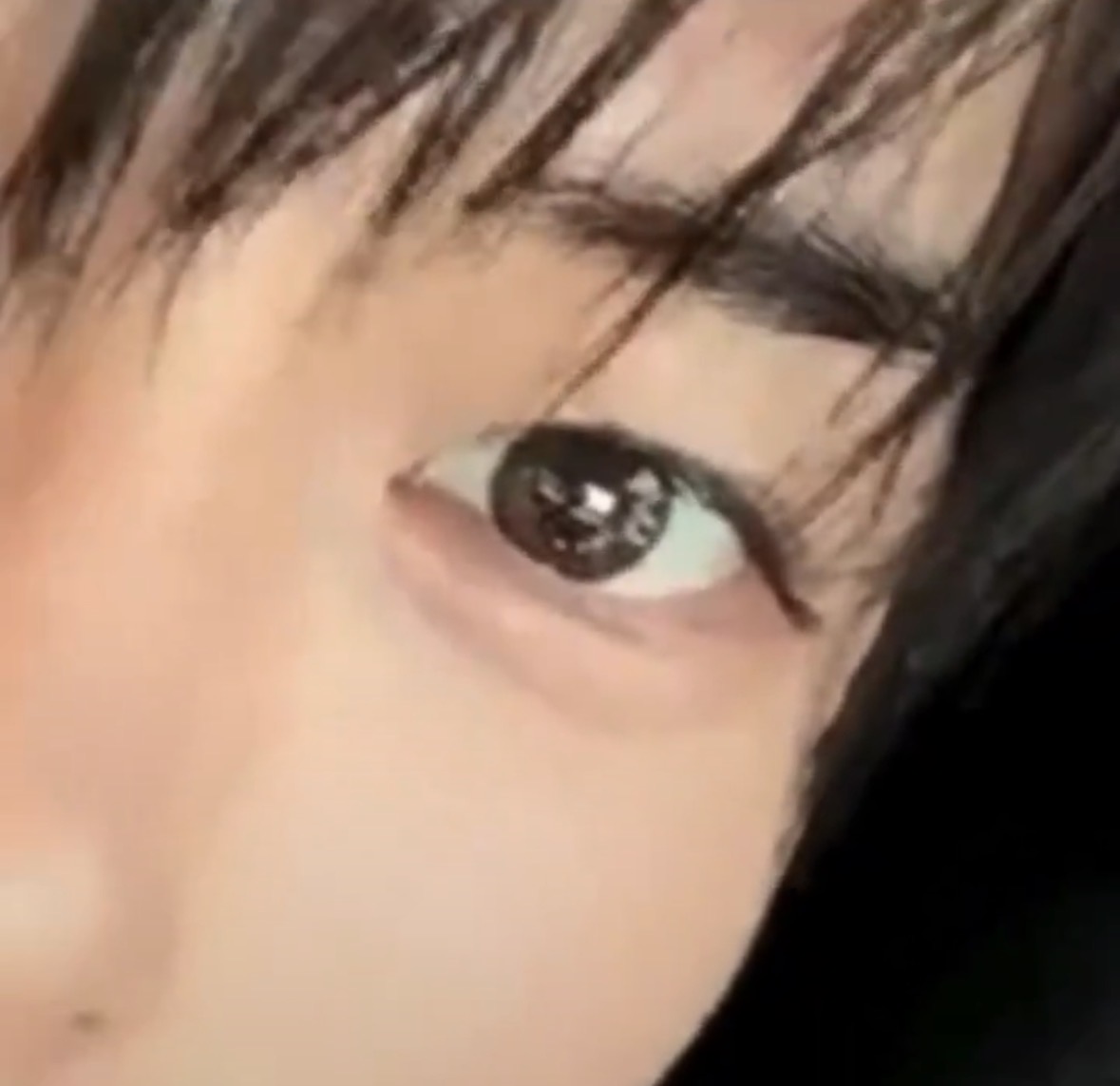 [잡담] 성한빈 아이라인 진하다 | 인스티즈