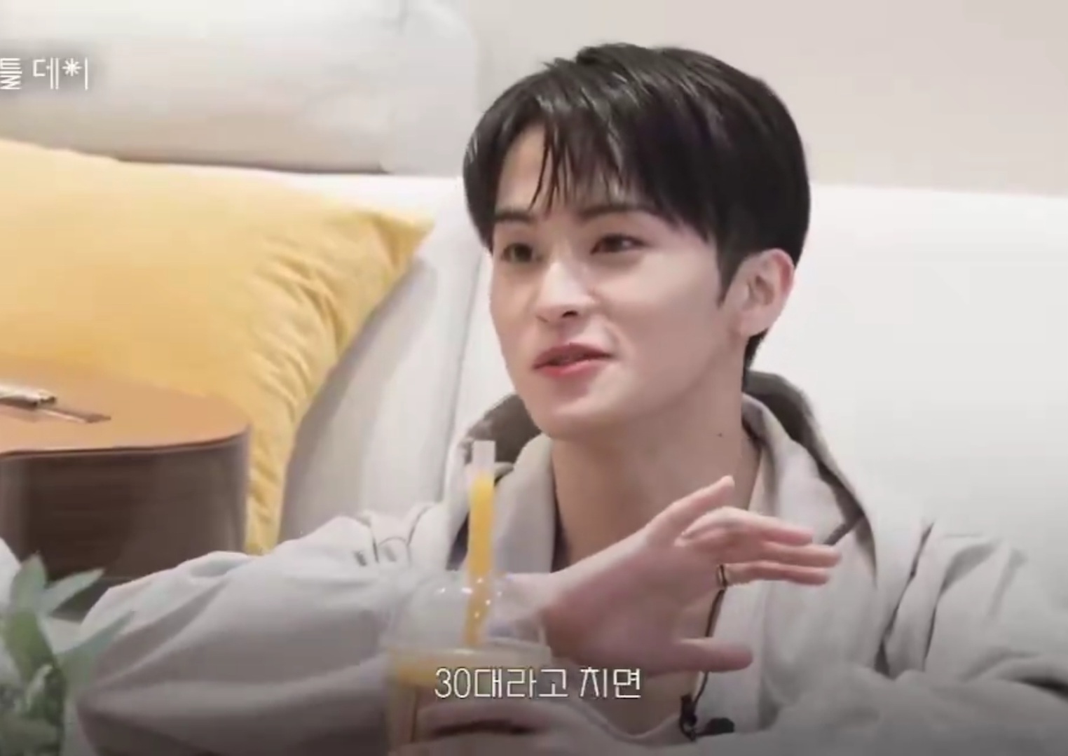 [잡담] 마크 그냥 30대에 아이돌을 할 생각이 없었던거같네 | 인스티즈