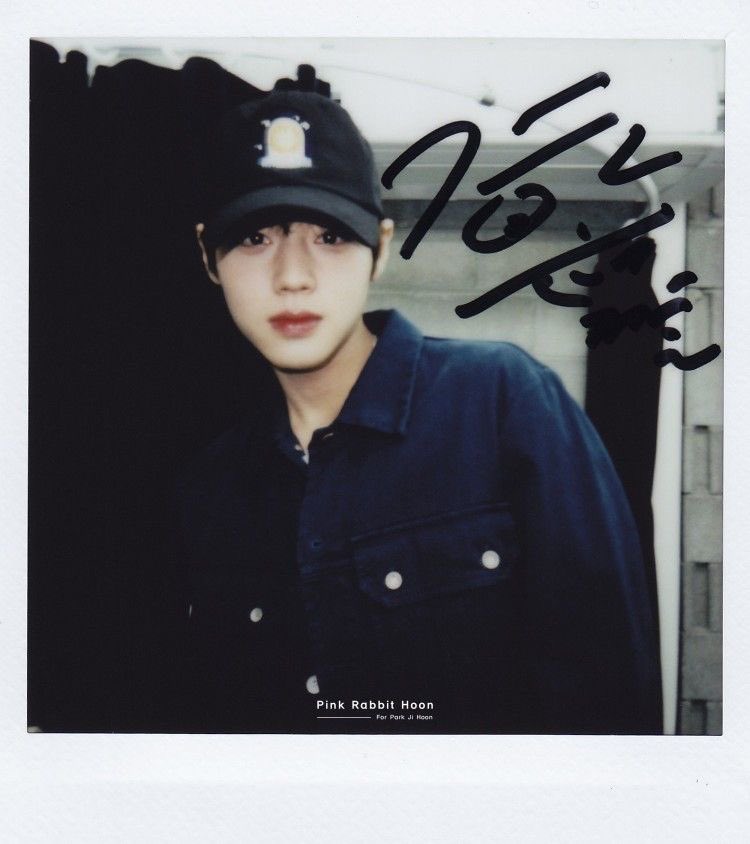 [잡담] 박지훈 짧머에 캡모자 뒤로쓴거 진짜 잘어울린다 | 인스티즈