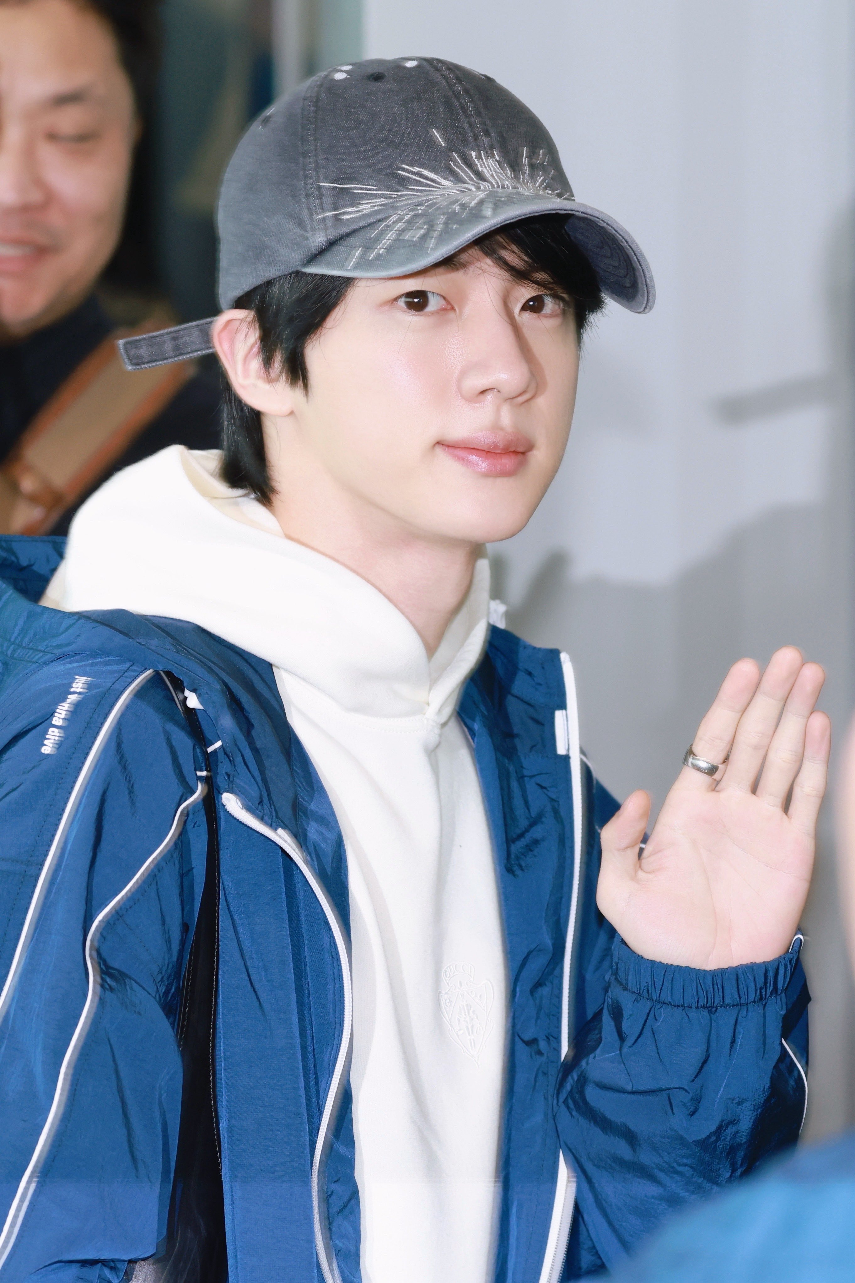 [잡담] 방탄 진 요즘 미모 | 인스티즈