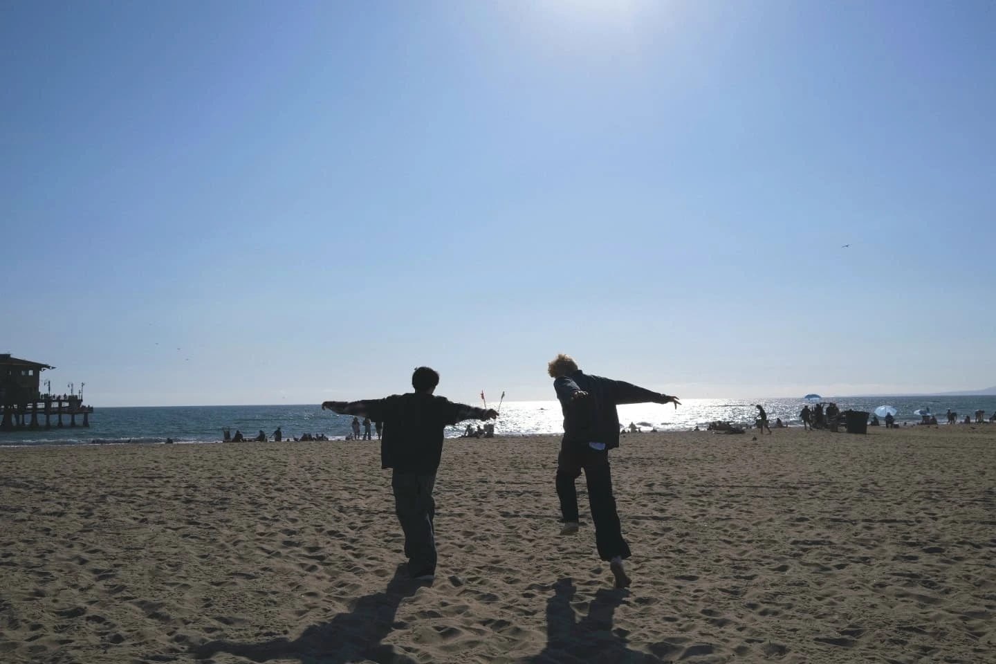 [잡담] 투바투 범규랑 수빈이 이 사진 얼굴 하나 안 보이는데 되게 행복해보임 | 인스티즈