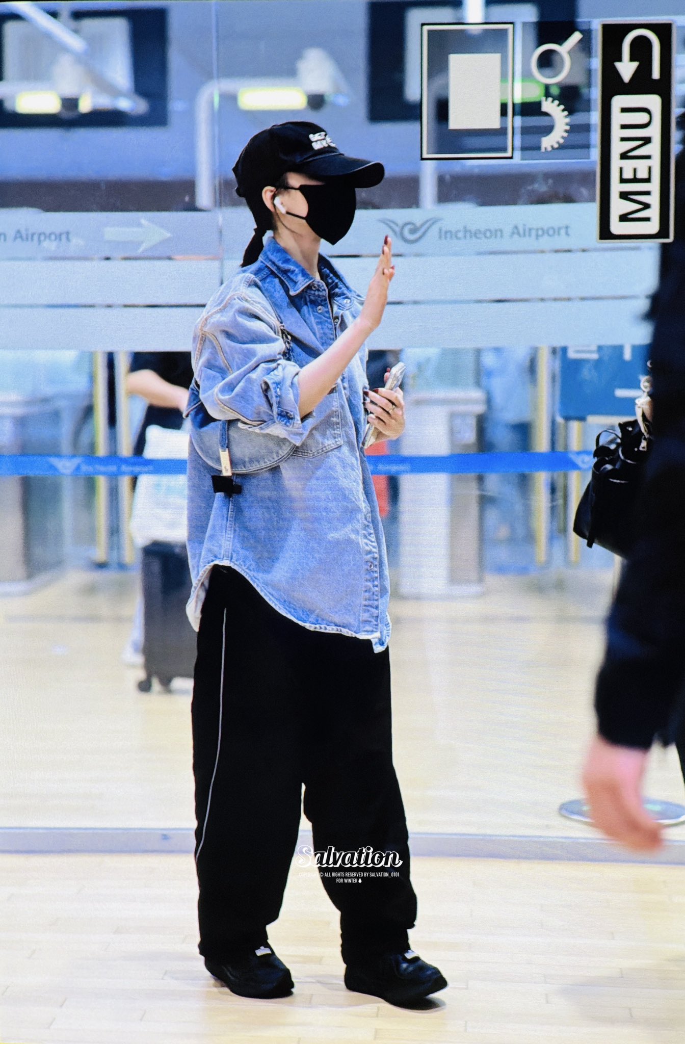 [잡담] 오늘 공항 입국한 카리나 윈터 | 인스티즈