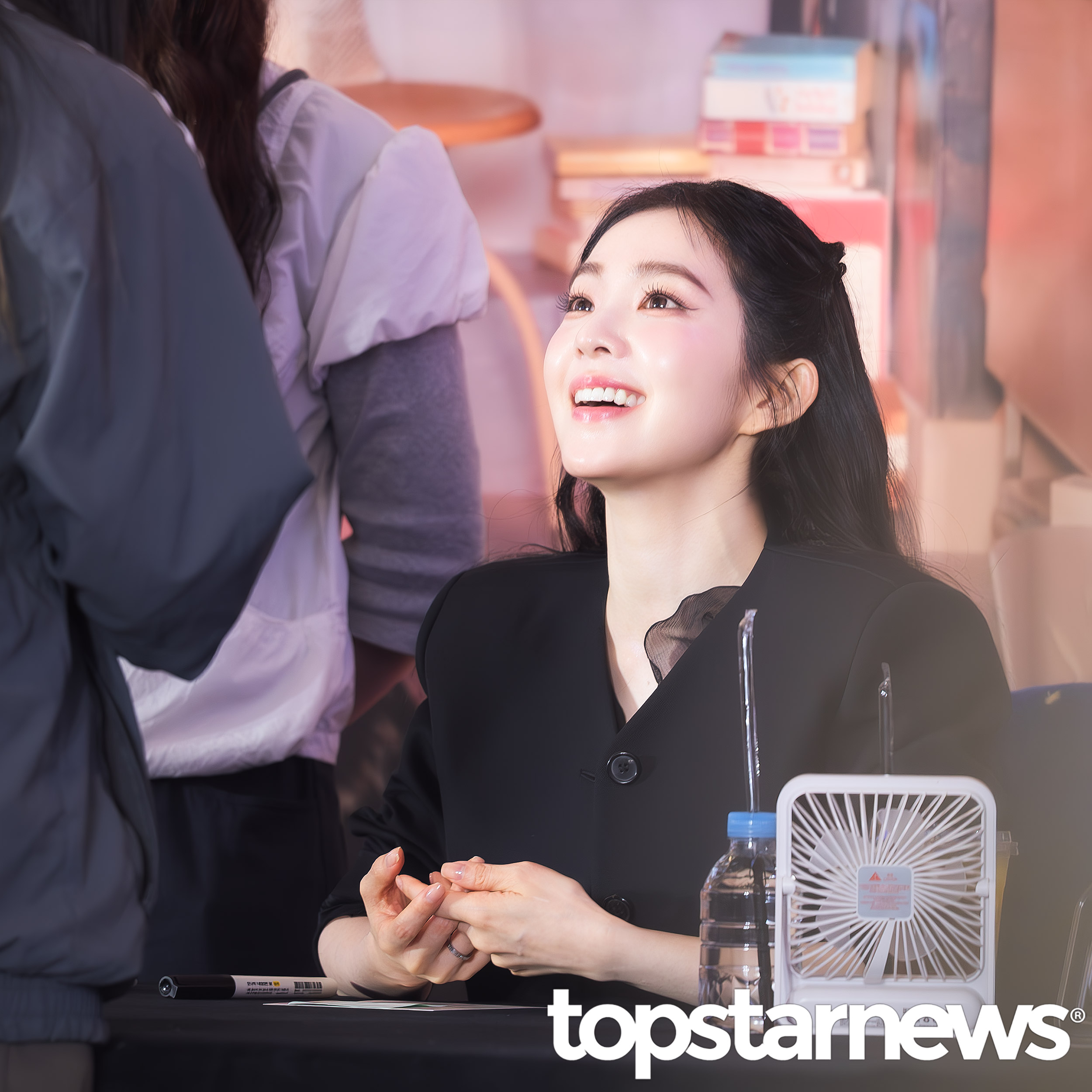 [잡담] 260404 아이린 Biggest Fan 공개 팬사인회 기사사진 | 인스티즈