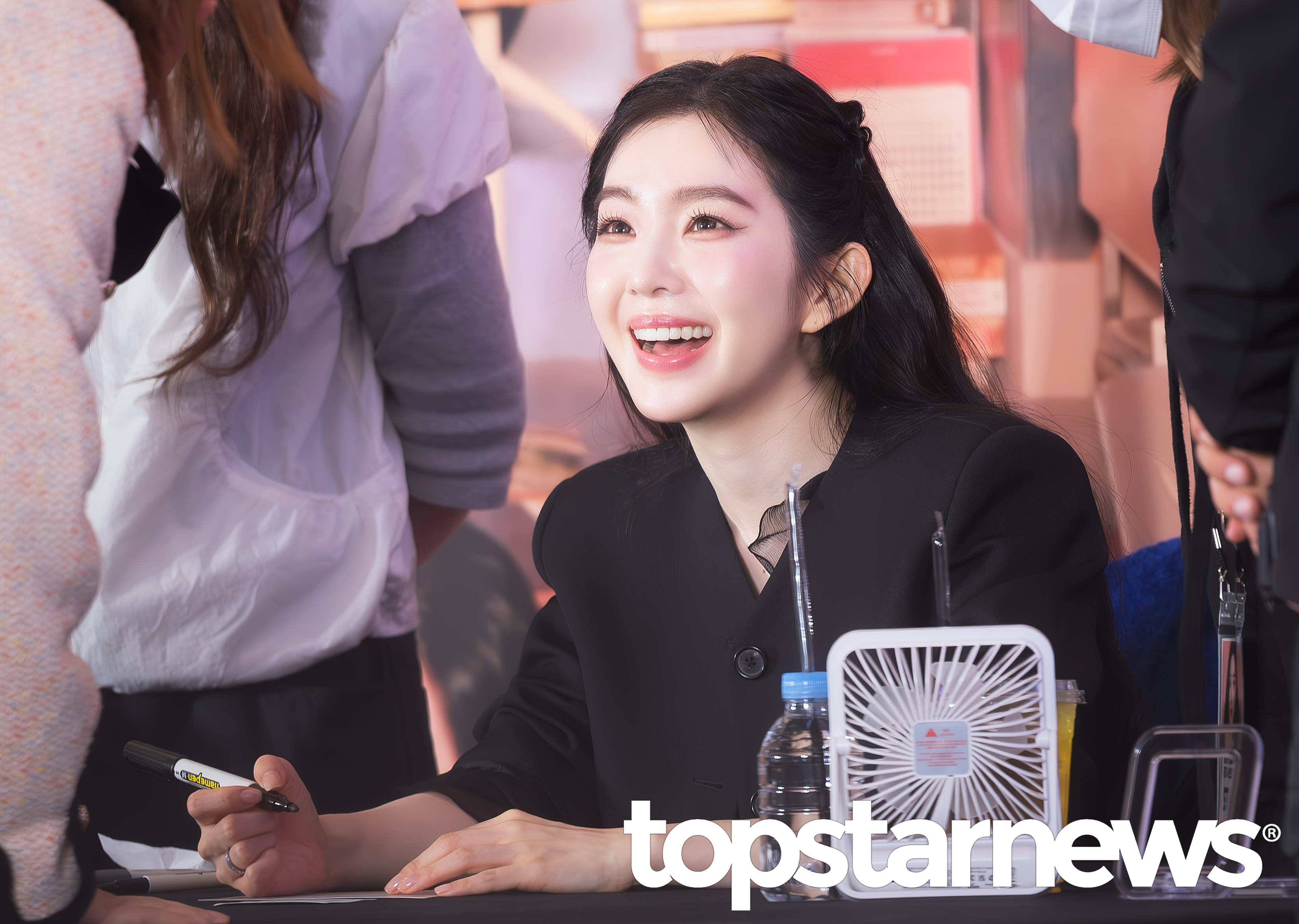 [잡담] 260404 아이린 Biggest Fan 공개 팬사인회 기사사진 | 인스티즈