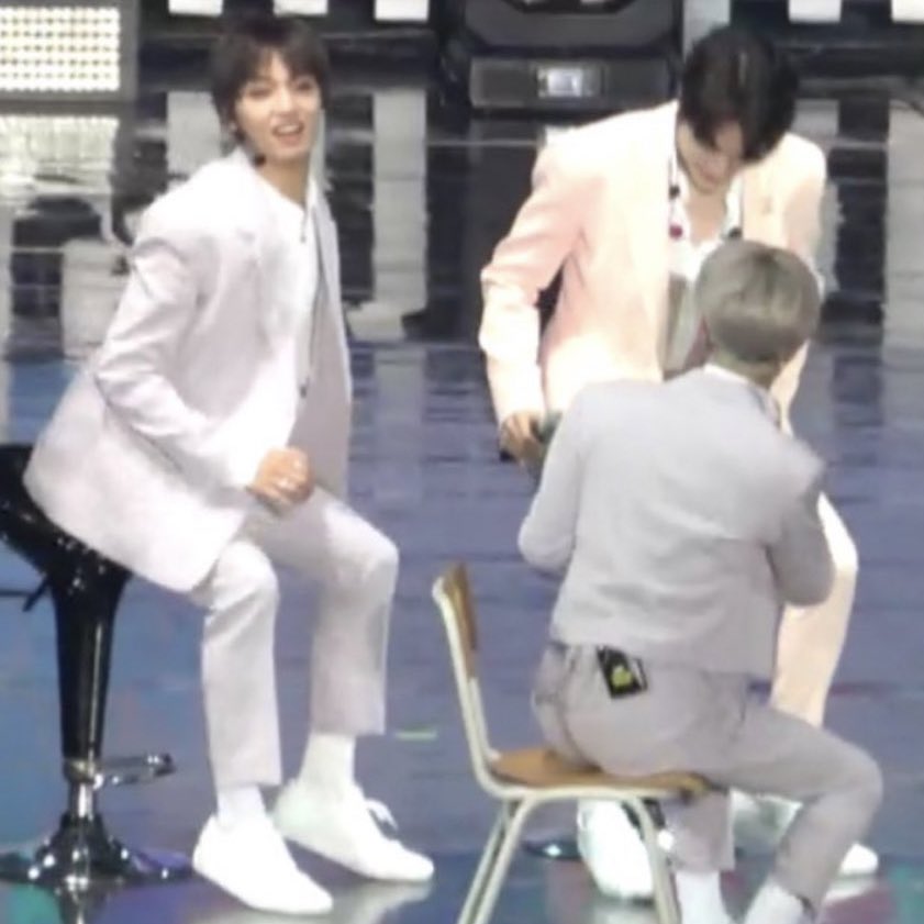 [잡담] 런쥔이 엉덩이보고 즐거워하는 해찬이ㅋㅋㅋㅋ | 인스티즈