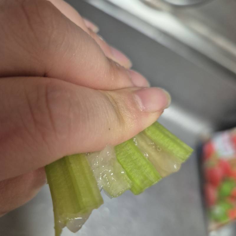 [잡담] 샐러리 궁금해서 사봤는데 | 인스티즈