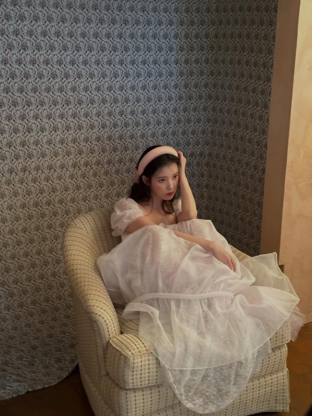 [잡담] 아이유) 오미나 어제 그냥 꿈에서 선녀 나왔는데 너엿군아 | 인스티즈