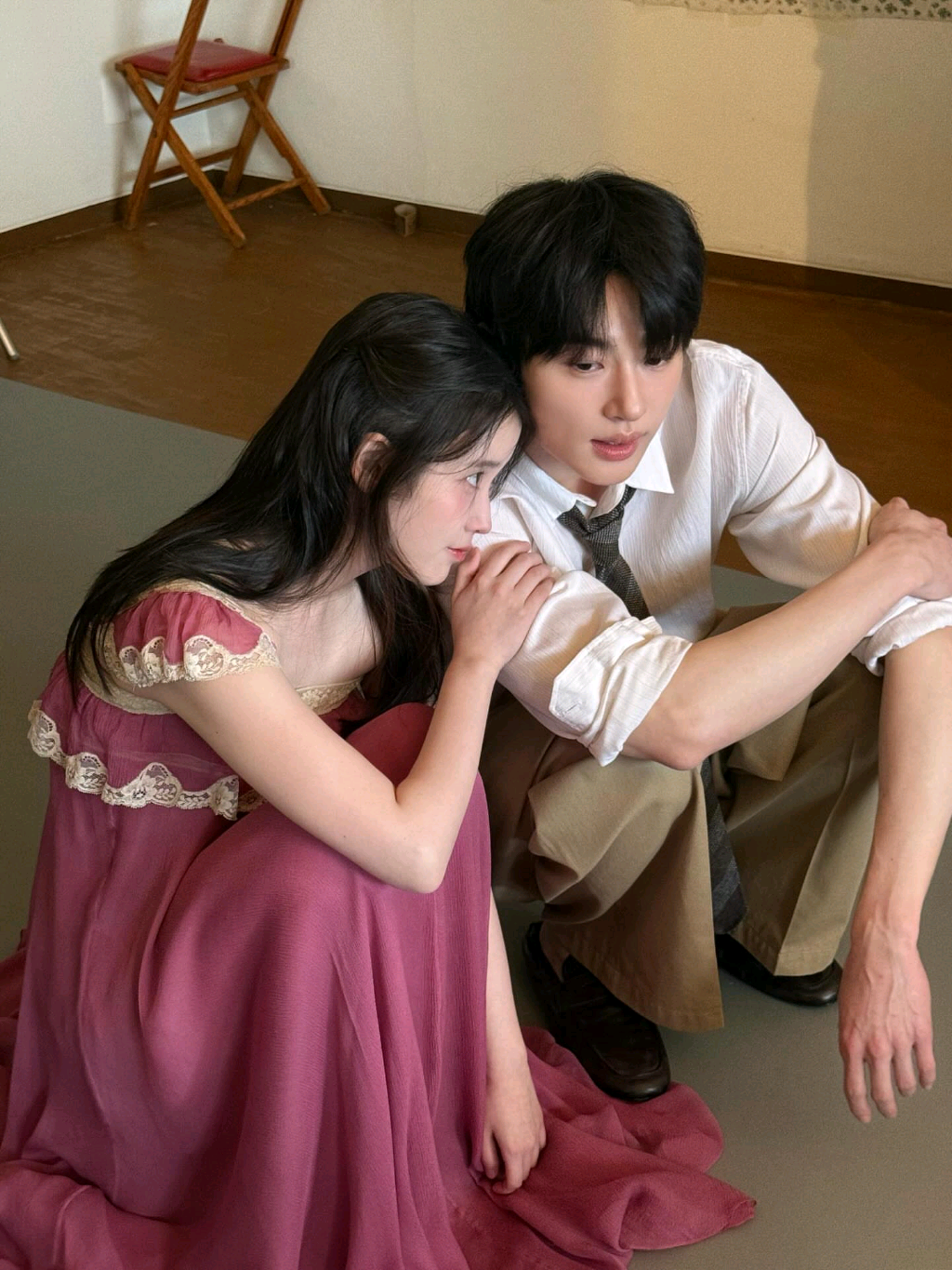 [잡담] 아이유 변우석 투샷 미친 | 인스티즈