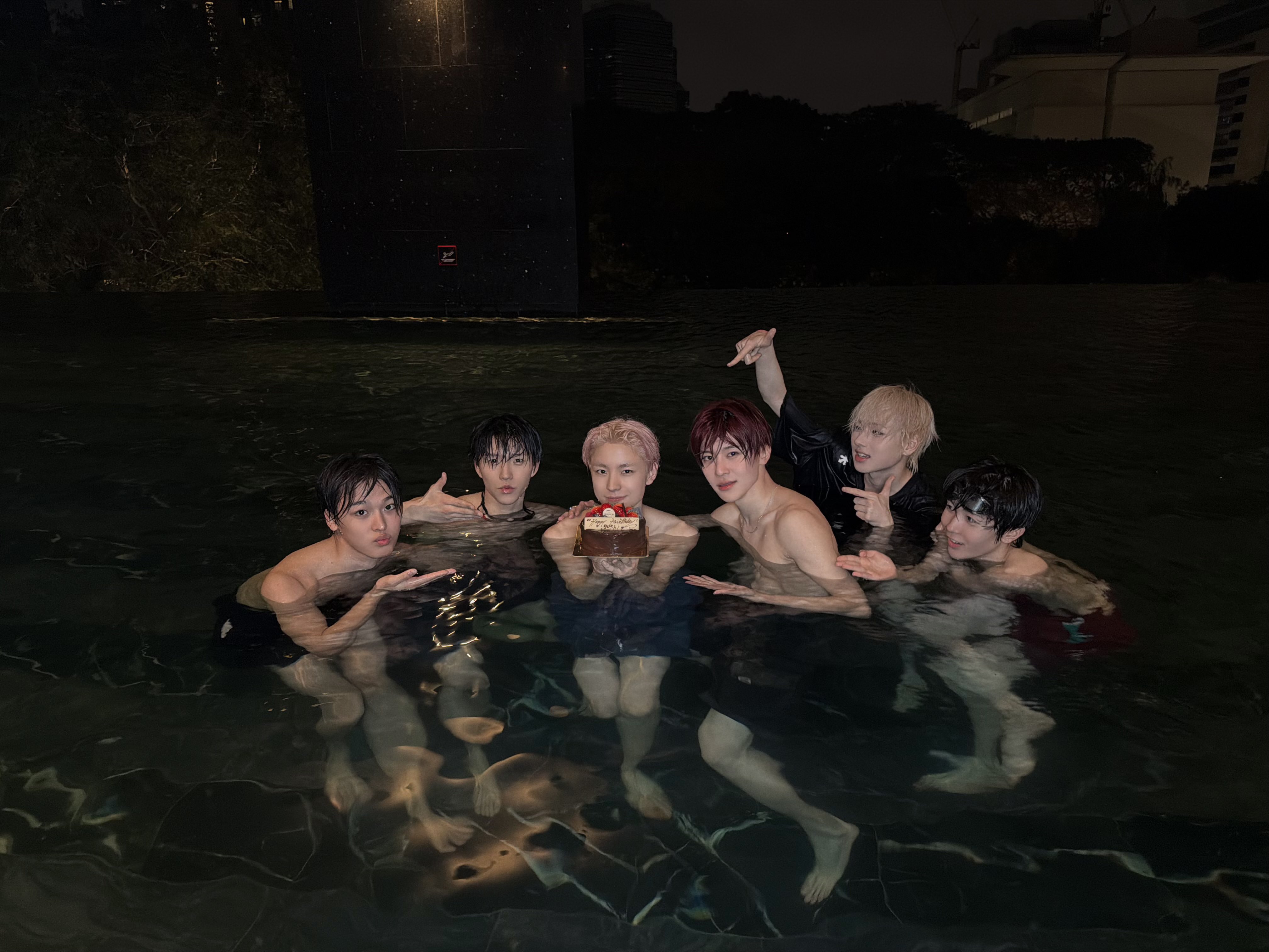 [잡담] 아니 위시 대체 무슨 이걸 내가 봐도 돼? 살색 주의 | 인스티즈