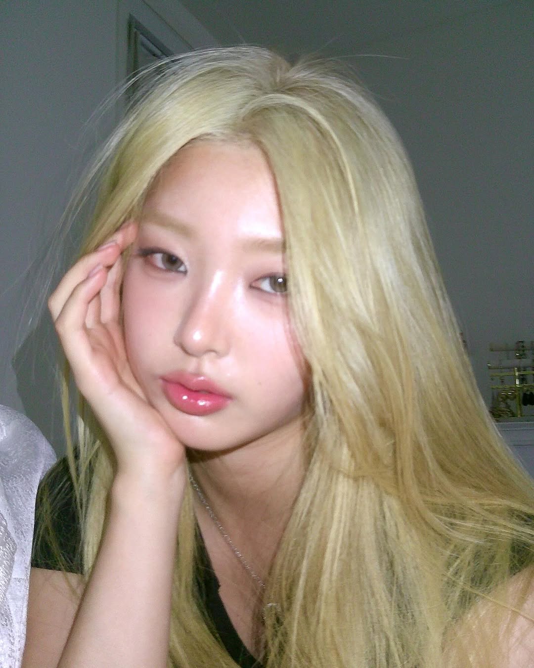 [잡담] 캣츠아이 윤채 이번에 금발로 염색한거 보고가라 | 인스티즈
