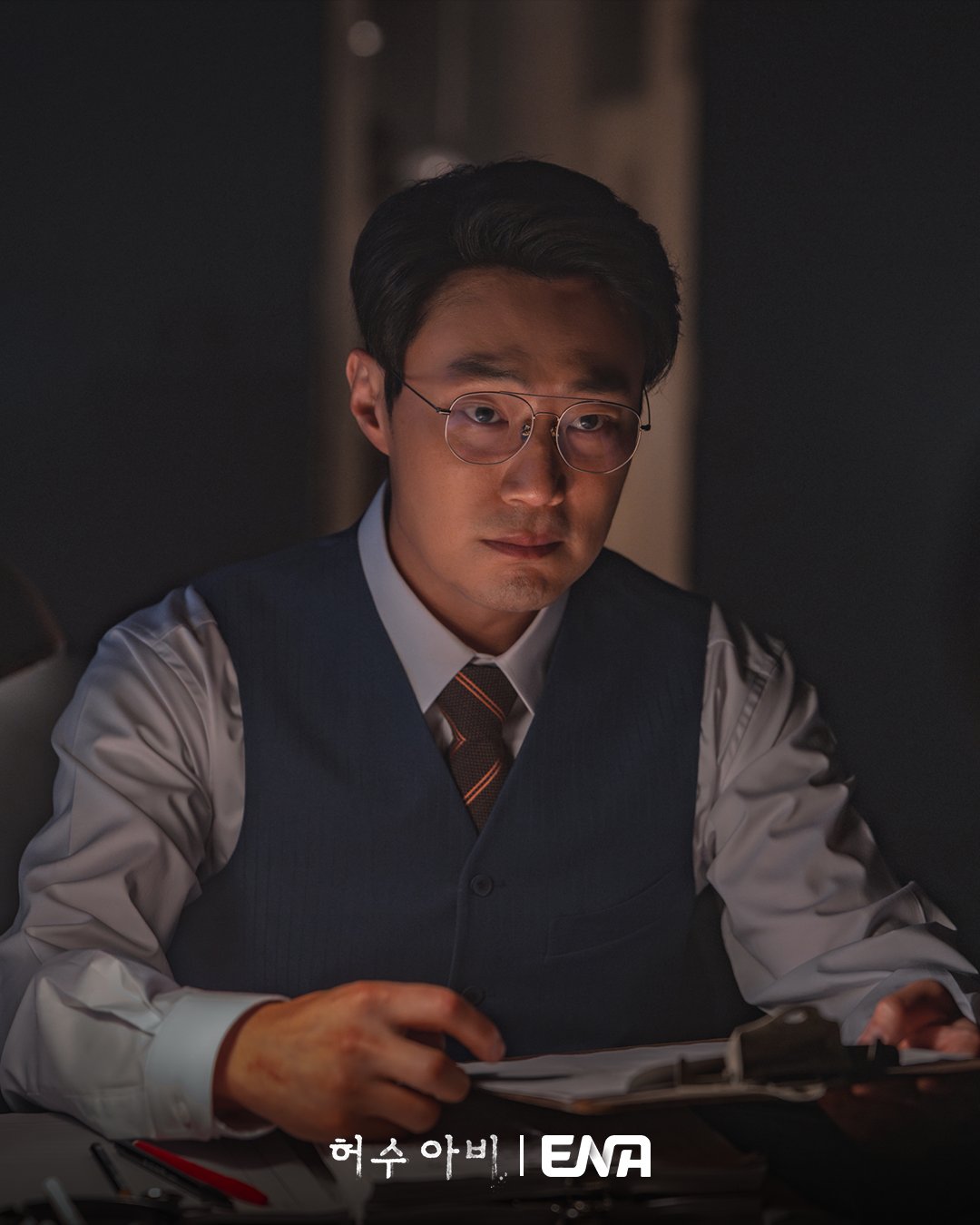[잡담] 허수아비) '천의 얼굴' 이희준, 또 한 번의 연기 변신정계 입문을 노리는 욕망 가득 엘리트 검사 '차시영' 役 | 인스티즈