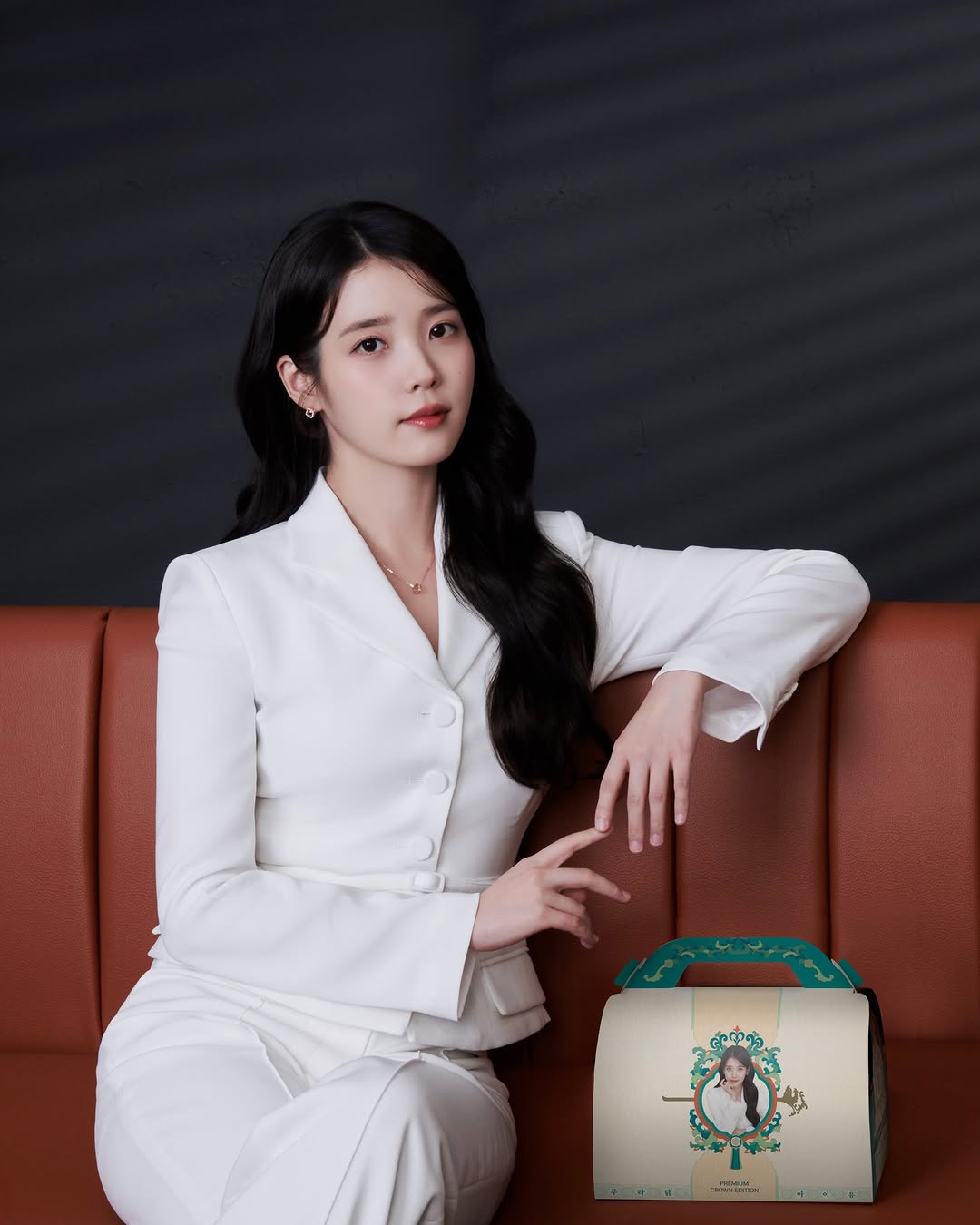 [잡담] 푸라닭 대군부인 맞춰서 아이유 크라운 에디션 출시하는건가 ㅋㅋ | 인스티즈