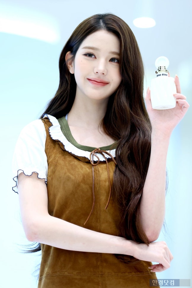 [잡담] 260406 장원영 미우미우 뷰티 포토콜 기사사진 | 인스티즈