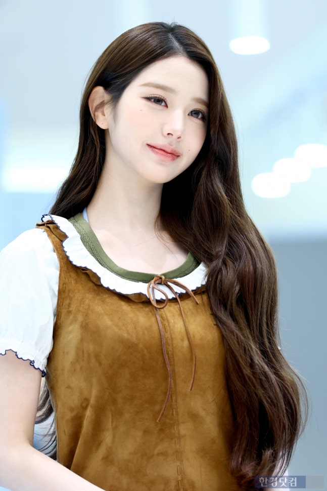 [잡담] 260406 장원영 미우미우 뷰티 포토콜 기사사진 | 인스티즈