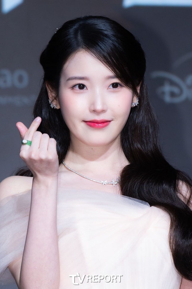 [잡담] 대군부인) 아이유 이 사진 미쳤다 | 인스티즈