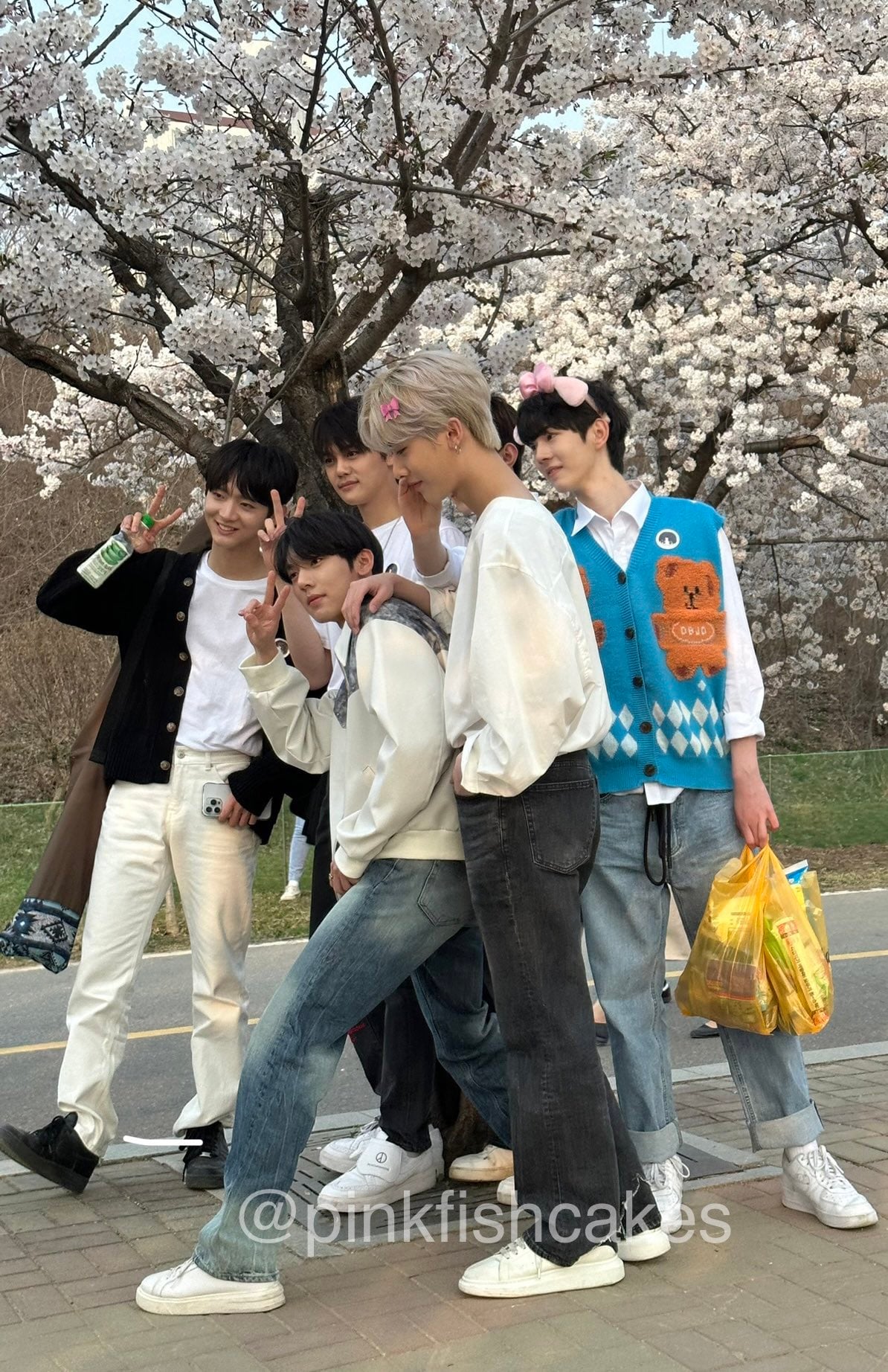 [잡담] 앤더블 위에화즈 이제 만우절 사진 풀어줘 | 인스티즈
