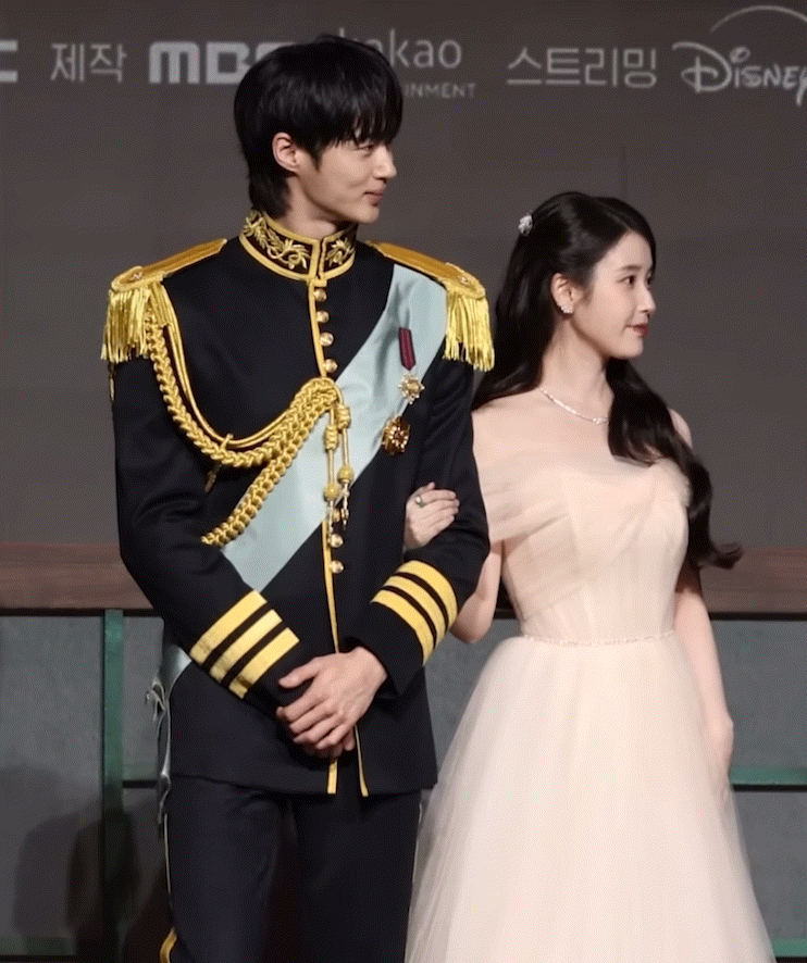 [잡담] 얘들아 변우석 아이유가 왜이리 왕자공주 | 인스티즈