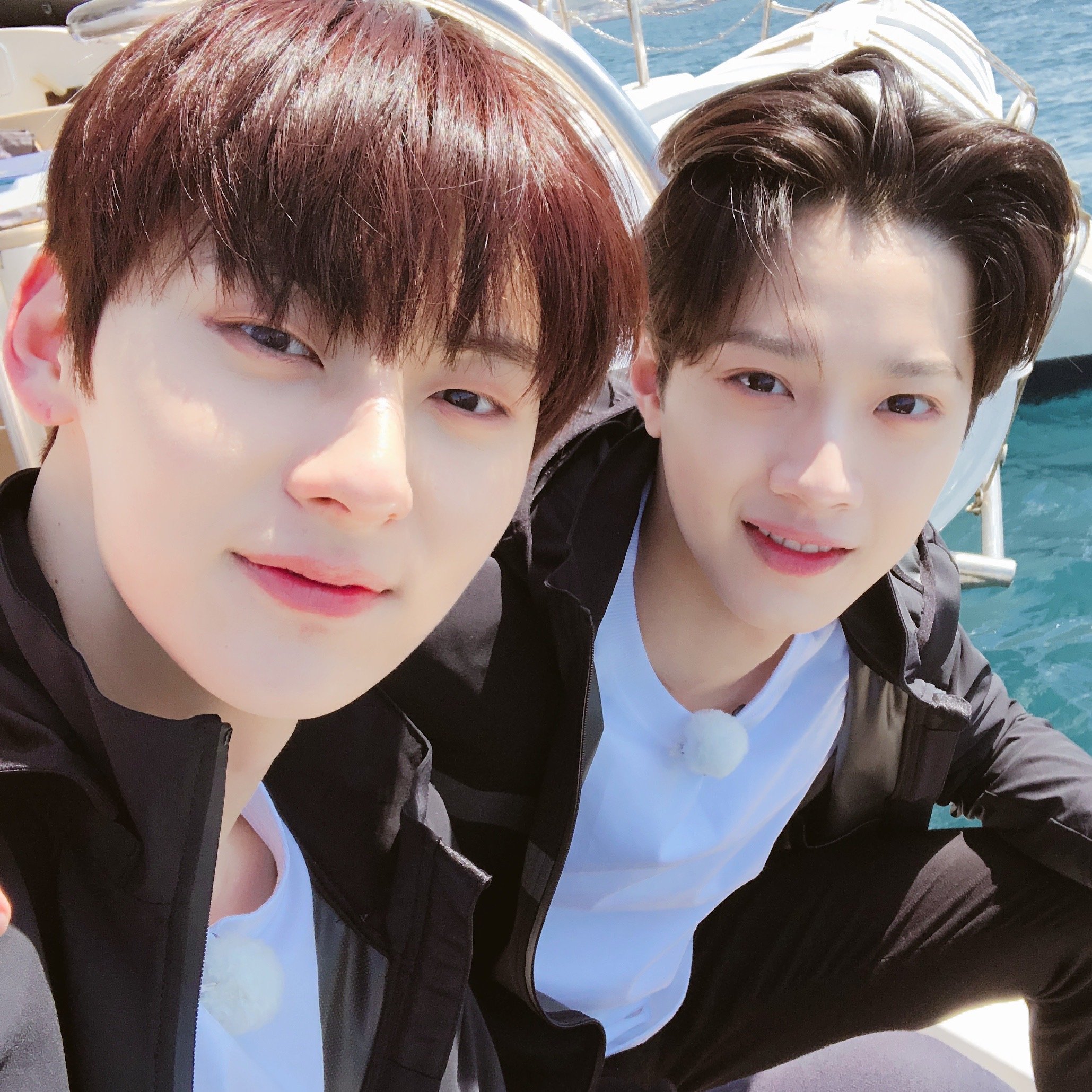 [잡담] 헐 워너원 라이관린 못 와서 황민현 프사 관린이랑 찍은걸로 바꿔줌ㅠㅠㅠㅠㅠ | 인스티즈