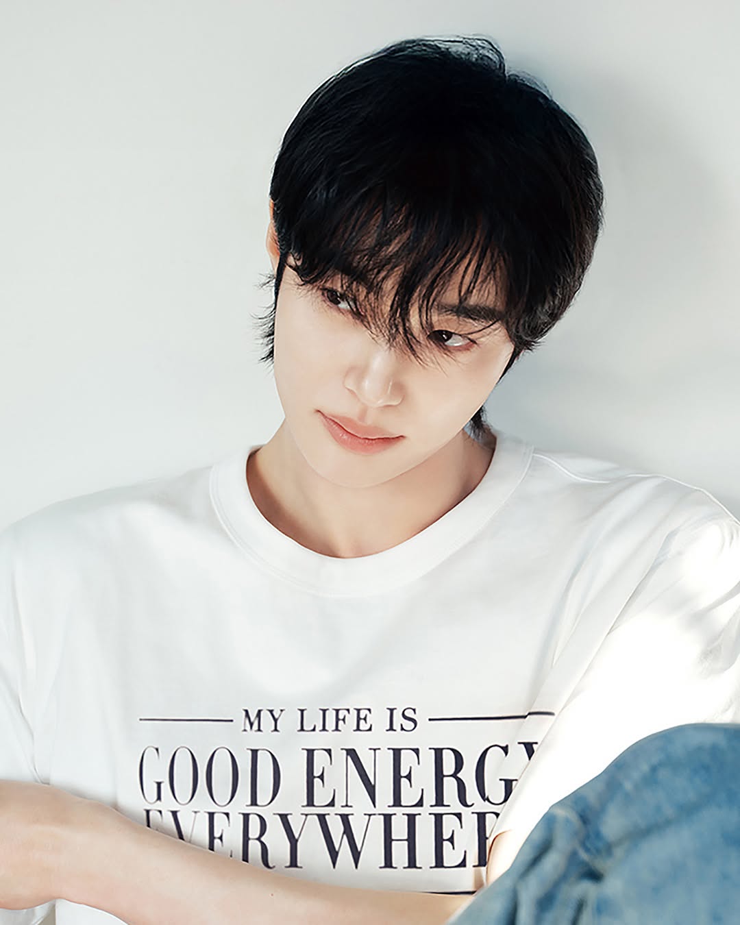 [잡담] 변우석) 변우석 x 지오다노 그래픽 반팔 티셔츠 화보 | 인스티즈