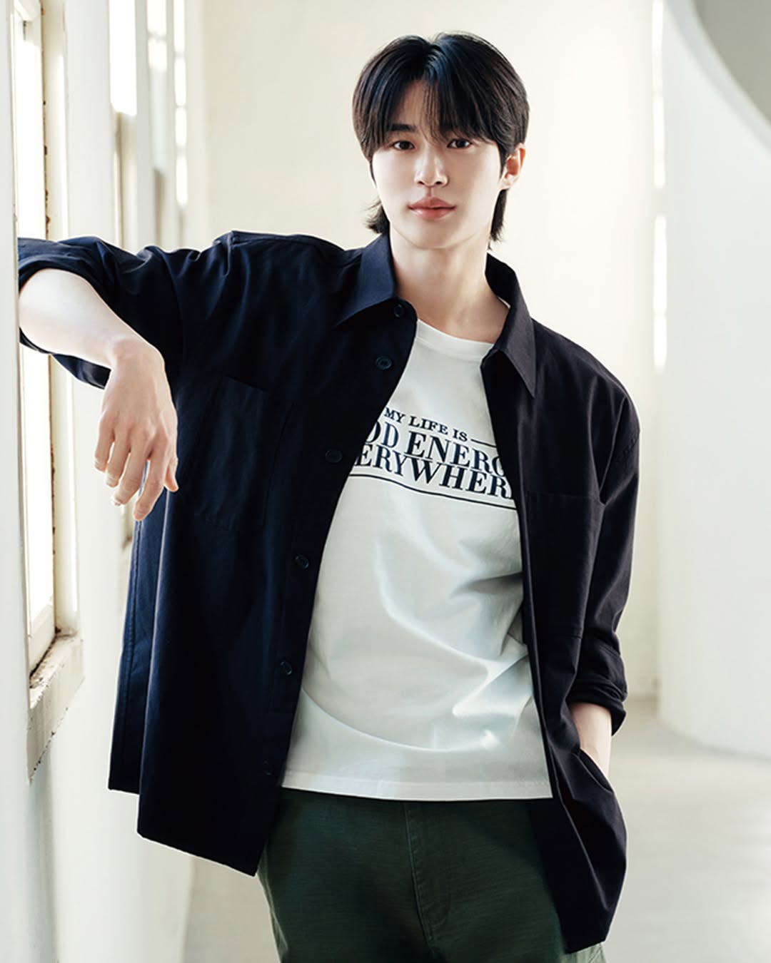 [잡담] 변우석) 변우석 x 지오다노 그래픽 반팔 티셔츠 화보 | 인스티즈