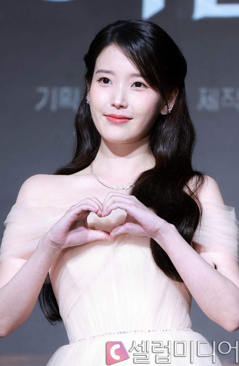 [잡담] 아이유) 오늘자 21세기대군부인 제작발표회 아이유 기사사진 | 인스티즈