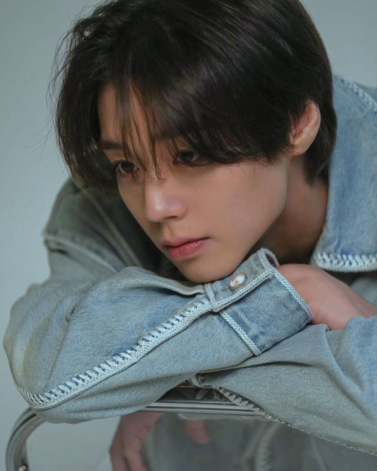 [잡담] 박지훈 이런 머리색 평생해줬으면 좋겟다 | 인스티즈