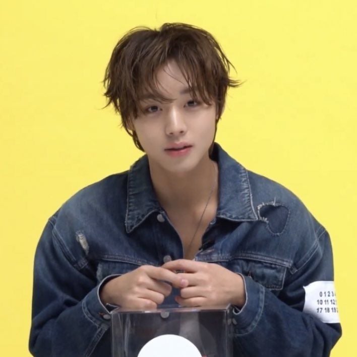 [잡담] 박지훈 이런 머리색 평생해줬으면 좋겟다 | 인스티즈