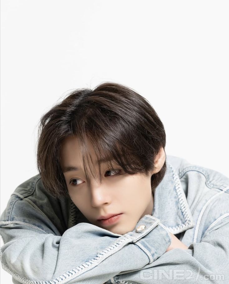 [잡담] 박지훈 이런 머리색 평생해줬으면 좋겟다 | 인스티즈