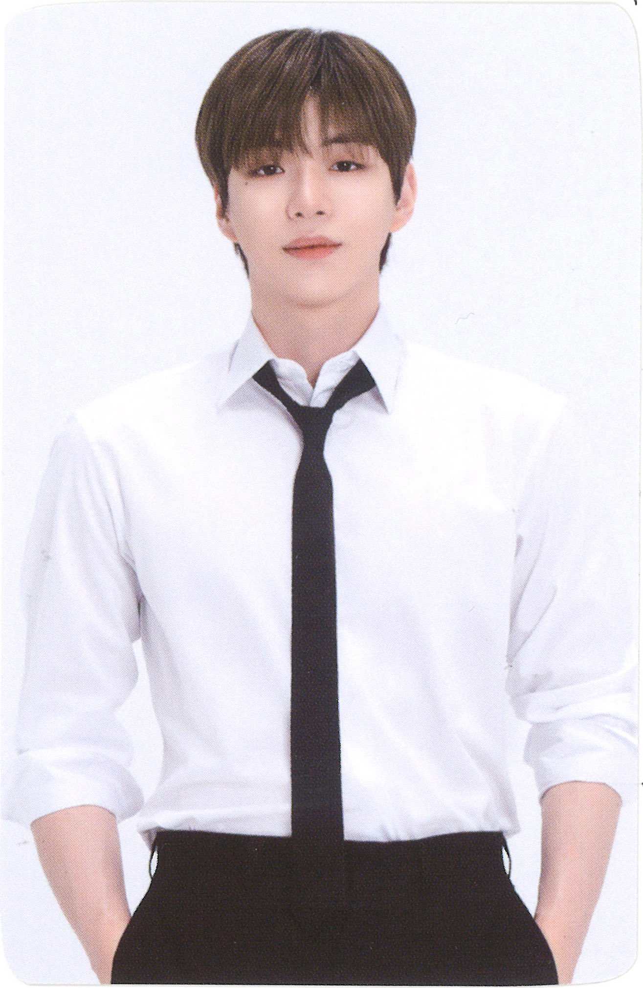 [잡담] 오늘 강다니엘 등신대 작년 12월 팬콘 사진이다 | 인스티즈
