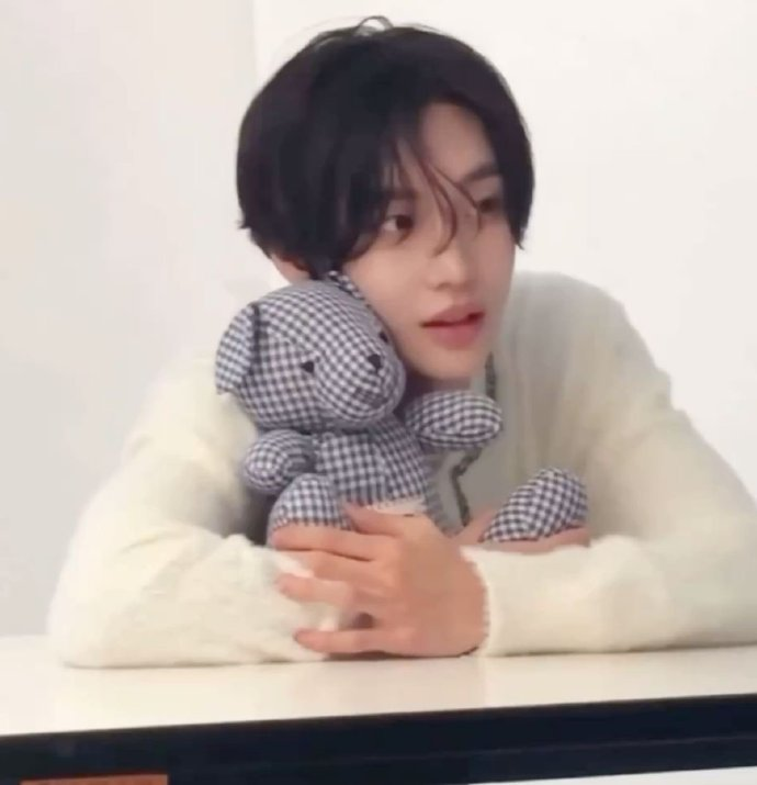 [잡담] 원빈 이거 무슨 영상이야? | 인스티즈