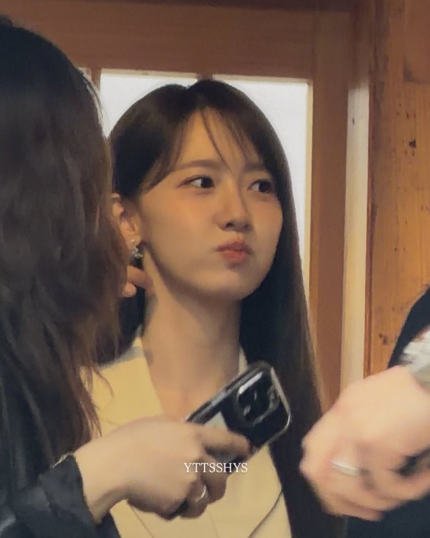 [잡담] 윤아) 오늘 윤아 가뜩이나 공주인데 살빠져서 콩만해졌어 | 인스티즈