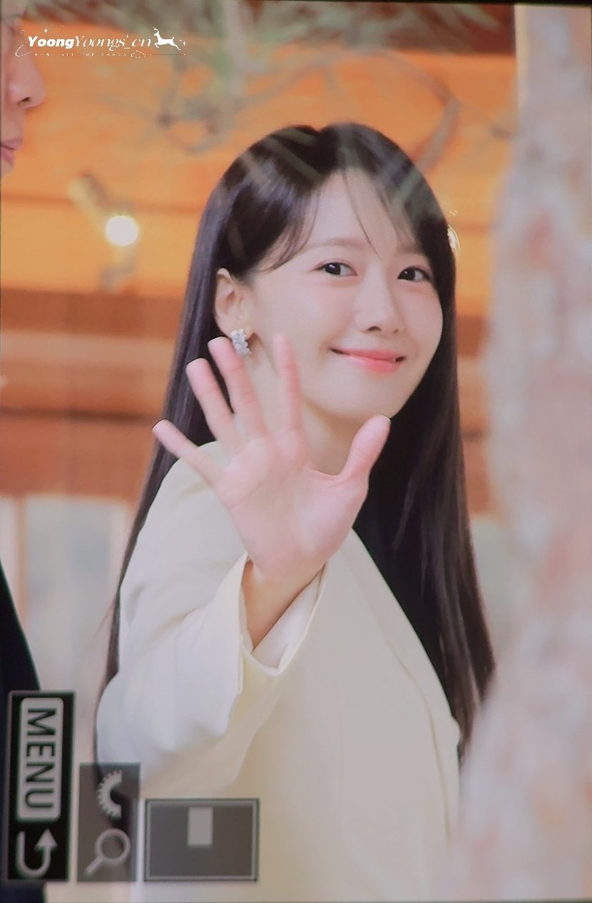 [잡담] 윤아) 오늘 윤아 가뜩이나 공주인데 살빠져서 콩만해졌어 | 인스티즈