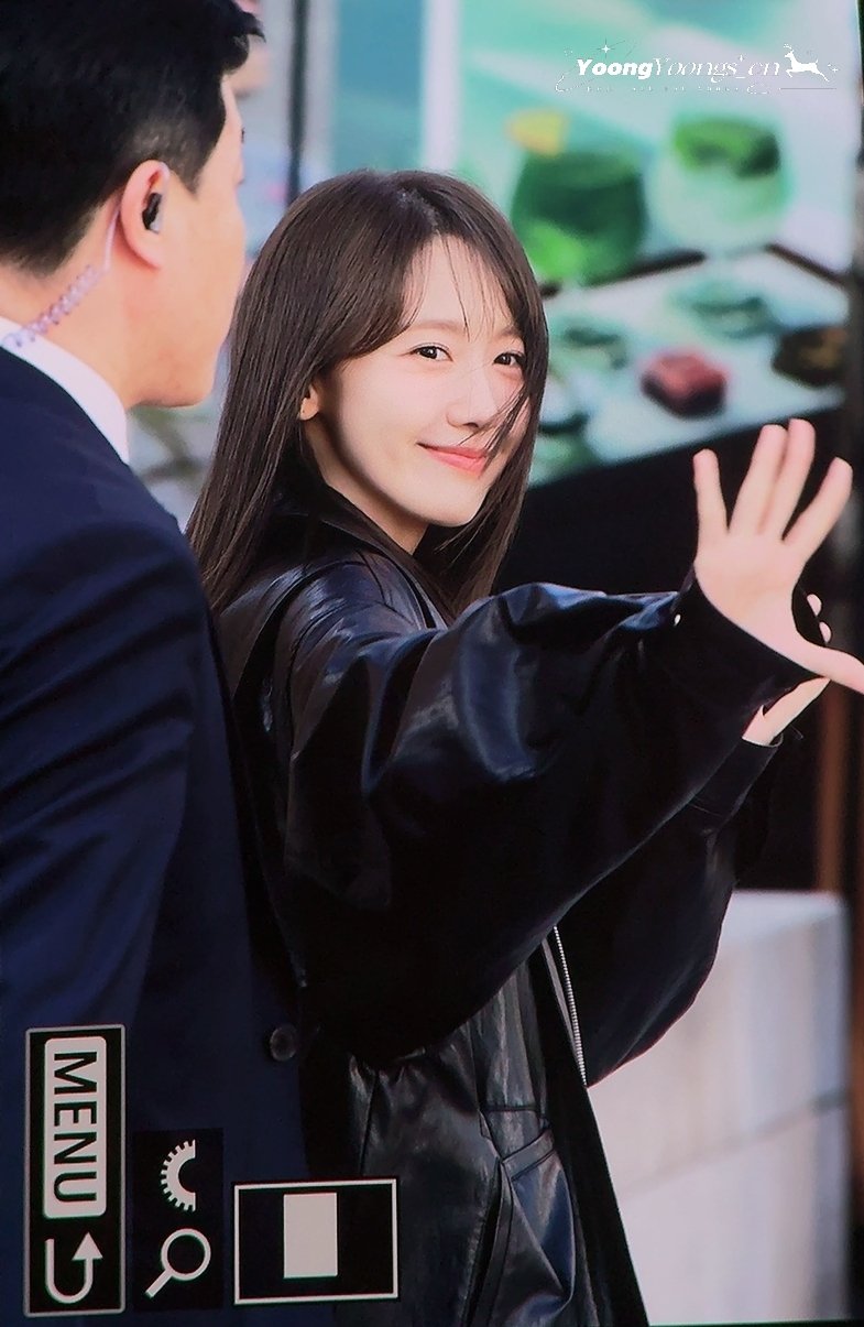 [잡담] 윤아) 오늘 윤아 가뜩이나 공주인데 살빠져서 콩만해졌어 | 인스티즈