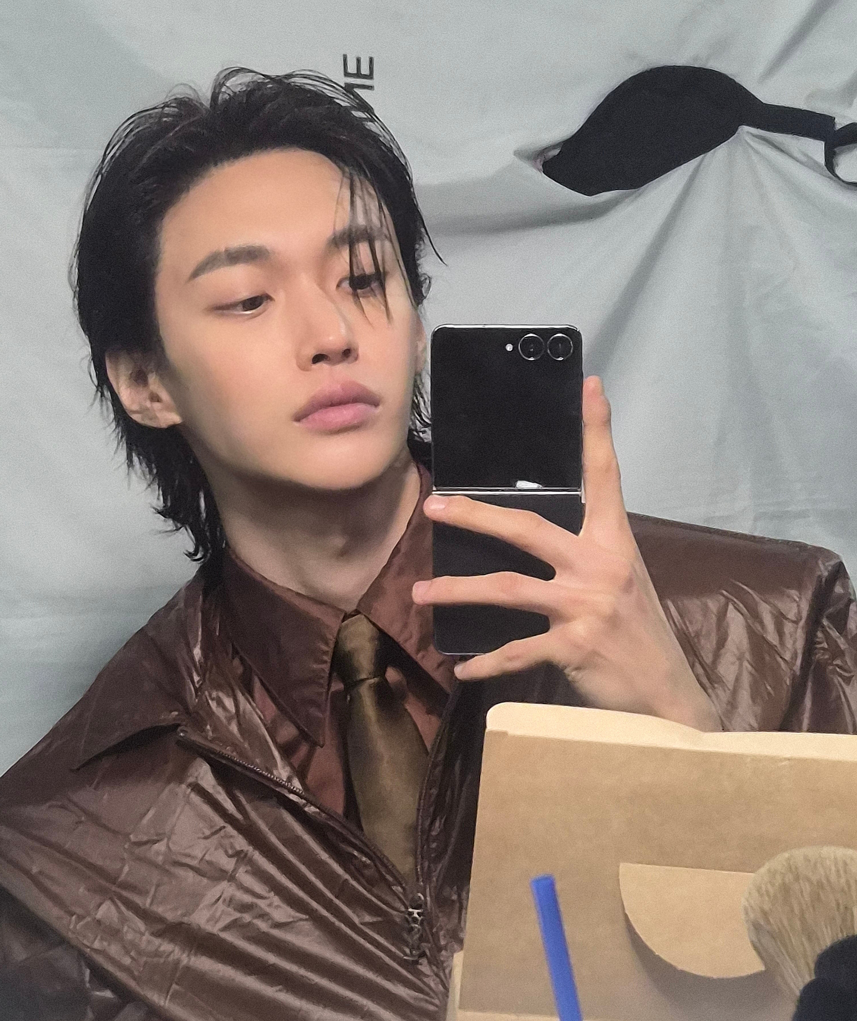 [잡담] 원빈이 생로랑 화보 셀카 풀어줌...! | 인스티즈