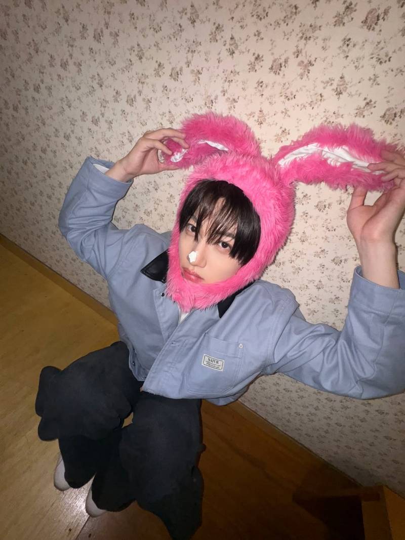 [잡담] 이 핫핑크색 토끼 모자 어디건지 아는사람🥹 | 인스티즈