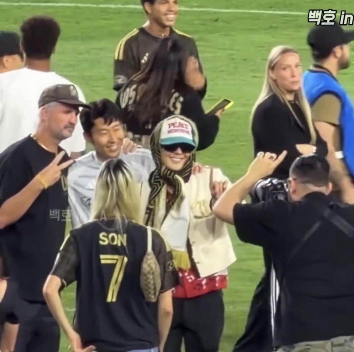 [잡담] 지디 손흥민이랑 사진찍을 때 브이 안한 이유ㅋㅋ | 인스티즈