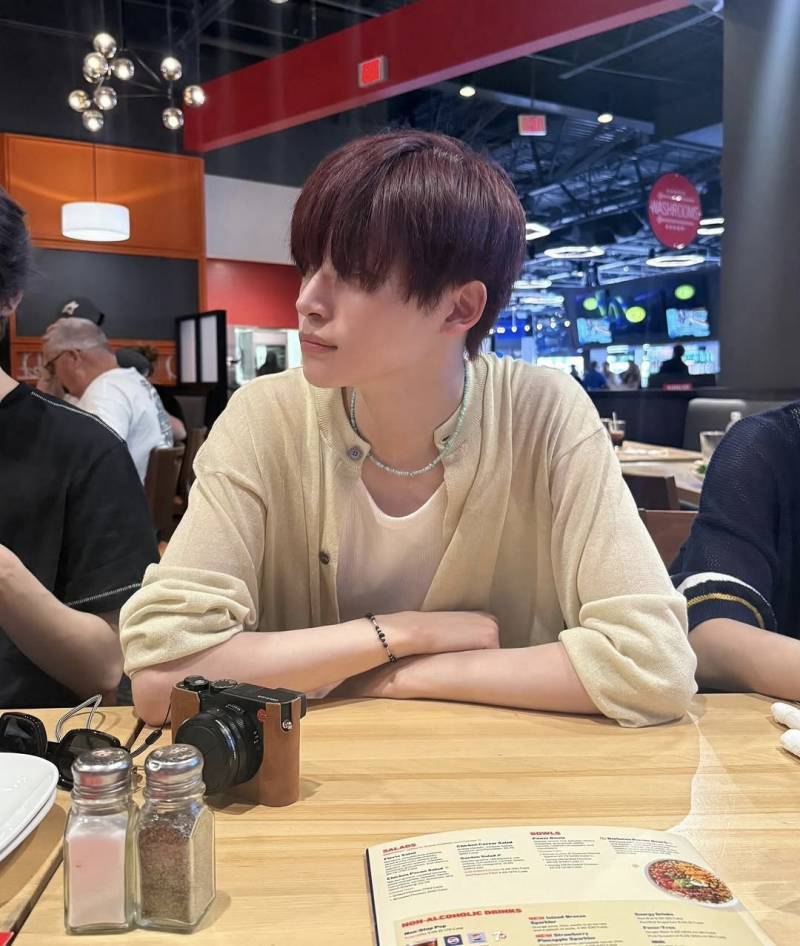 [잡담] 이 사진 해외같은데 어딘지 아는 익 있어? 음식점이고 샐러드팔아 | 인스티즈