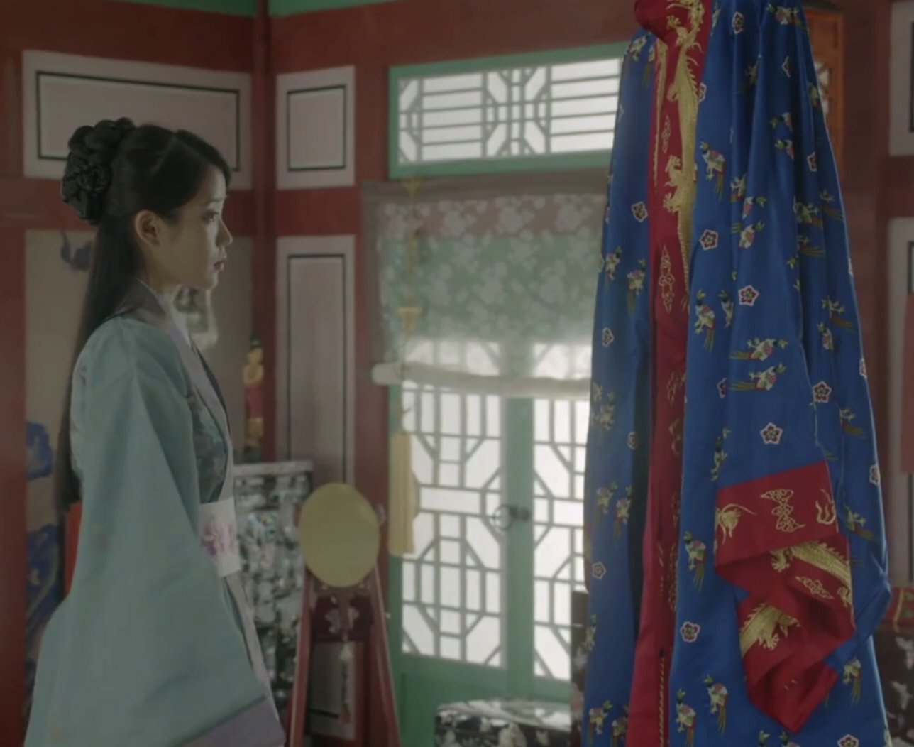 [잡담] 구도가 비슷하다고 쓸 수 있는 장면이 아닙니더🧎🏻‍♀️ | 인스티즈