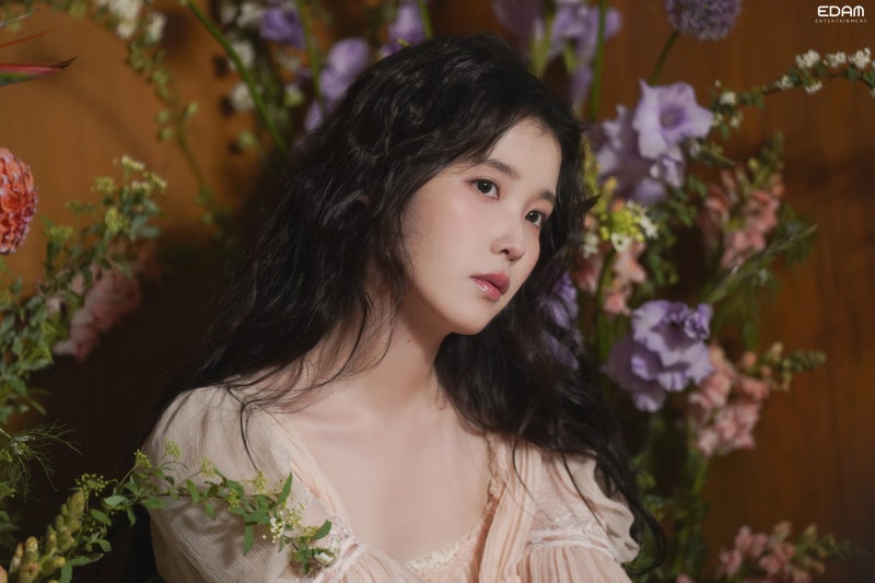 [잡담] 아이유) 방금 뜬 아이유 엘르 비하인드 사진들 | 인스티즈