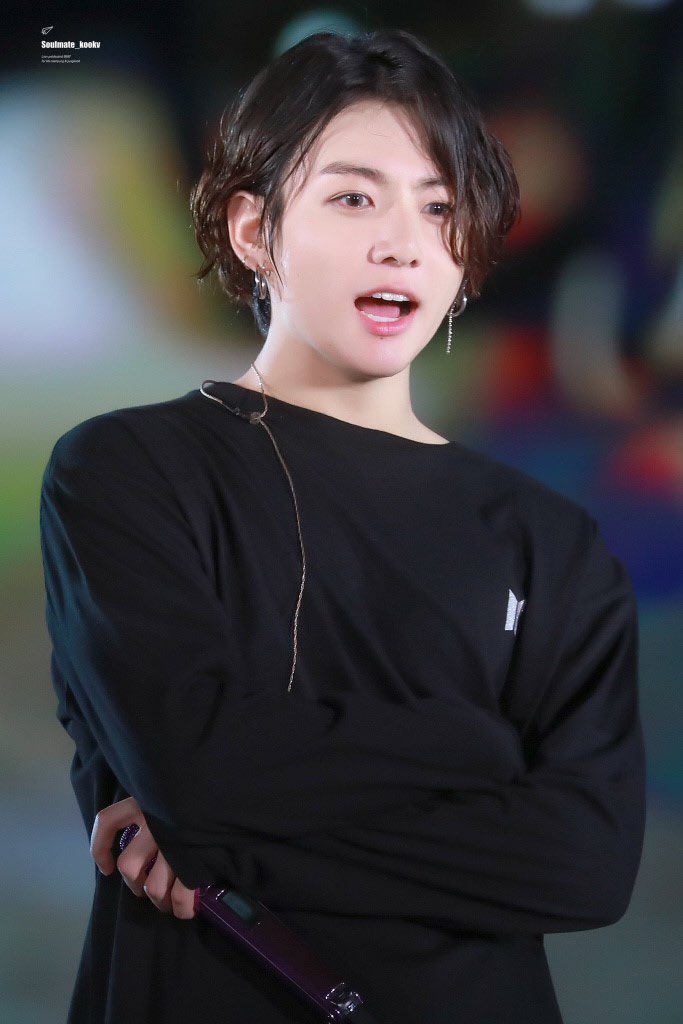 [잡담] 방탄 정국 이 사진은 컬러렌즈 낀거지? | 인스티즈