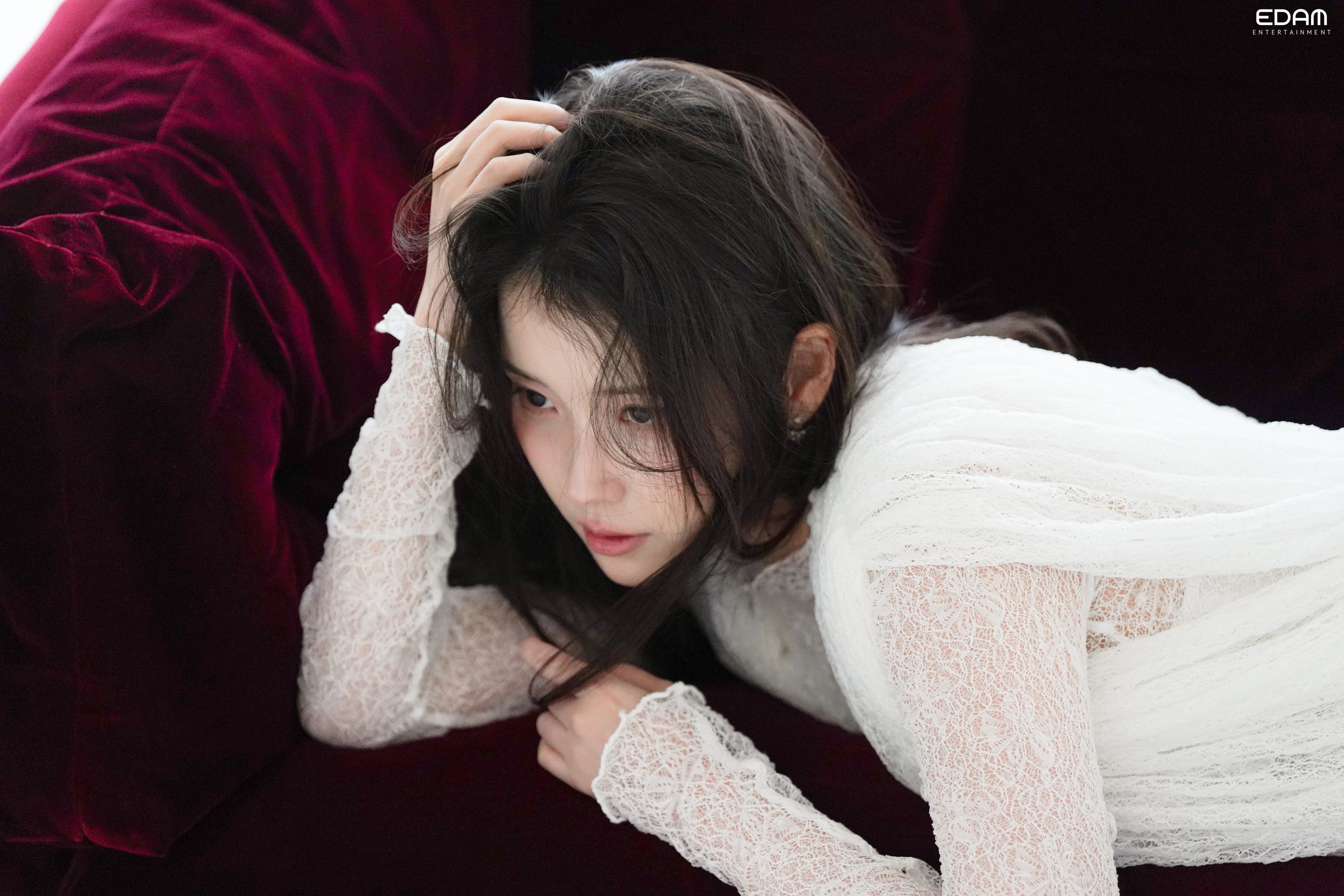 [잡담] 아이유) 소속사 엘르 비하인드 사진 모음 | 인스티즈