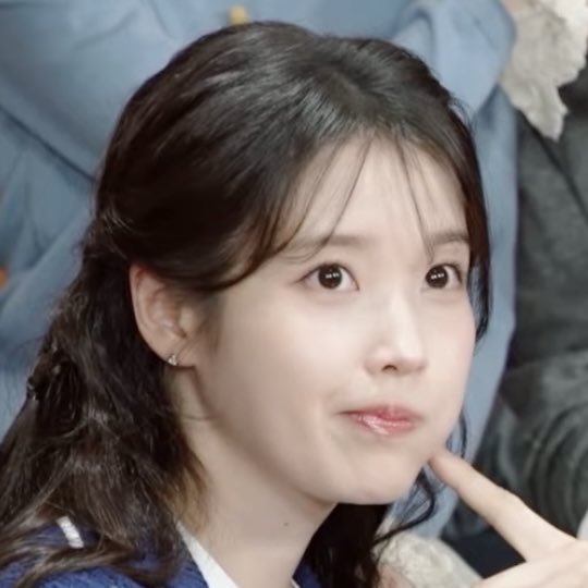 [잡담] 아이유) 말랑말랑~ 말랑말랑~해!!! | 인스티즈