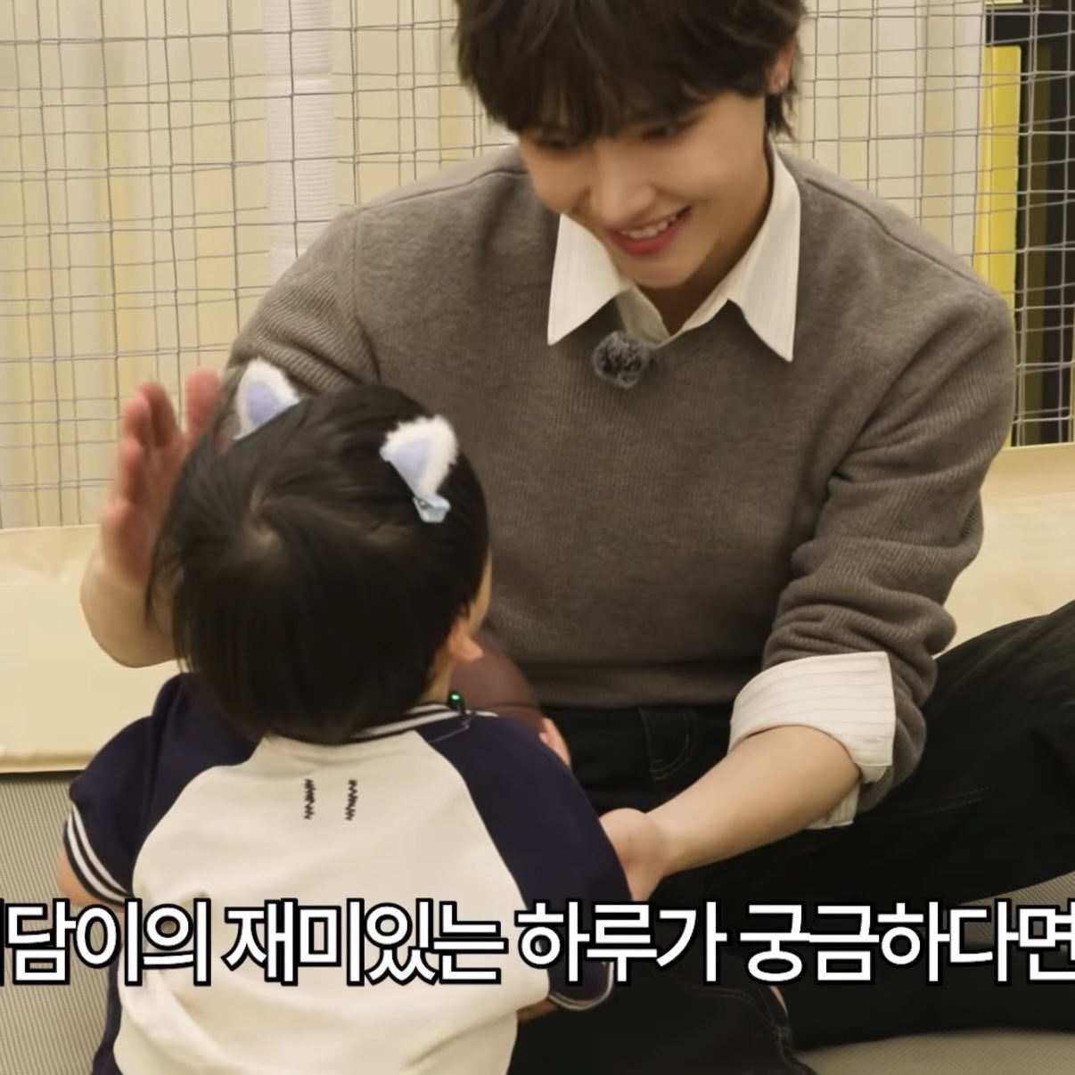 [잡담] 아니 니콜라스 아기 보러 간다고 피어싱 반지 싹 뺀 거 | 인스티즈