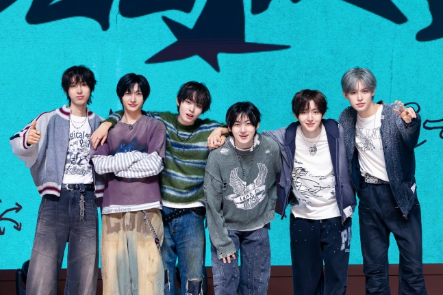 [잡담] 킥플립, "청춘의 시청각화” 호응 속 신보 'My First Kick' 한터-써클 실시간 앨범 차트 정상 등극 | 인스티즈
